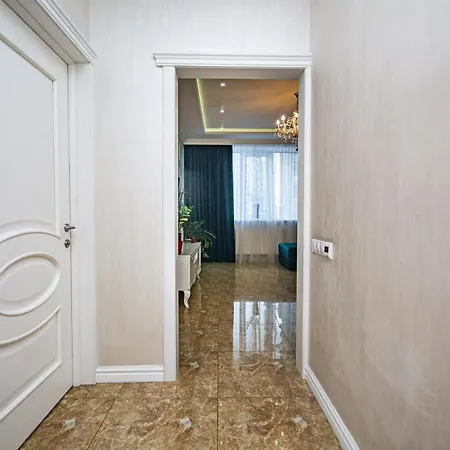 Luxury For Business & Pleasure Royal 1