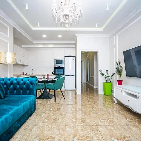 Luxury For Business & Pleasure Royal 1 *